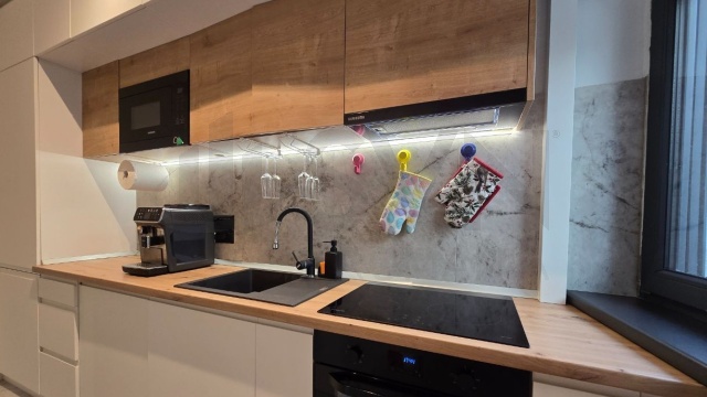 REV2004745